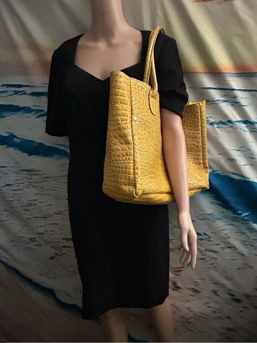 Vecceli Italy Yellow Croc-Embossed Tote Bag - Picture 3 of 11